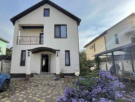 Продам Двоповерховий Будинок на Червоному Хуторі 