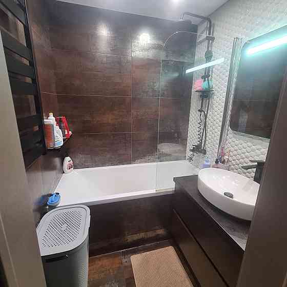 Продаж Квартира 3-кімнатна, 9/14 поверх на Олевська вул., д. 3 Київ