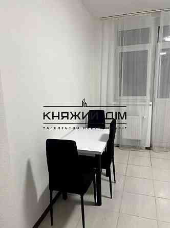 Оренда Квартира 1-кімнатна, 15/17 поверх на Воскресенская ул. Киев