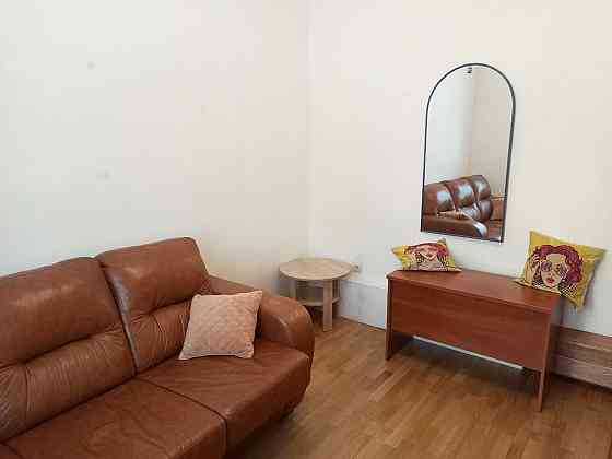 Продаж Квартира 1-кімнатна, 1/4 поверх на Велика Житомирська вул., д. 17 Kiev