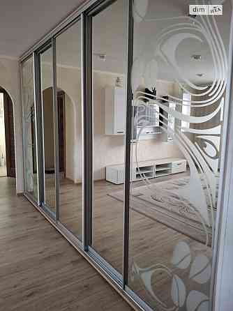 Продаж Квартира 3-кімнатна, 4/10 поверх на Пирогово Вінниця