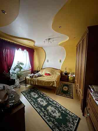 Продаж Квартира 4-кімнатна, 4/9 поверх на вул. Соборна Рівне