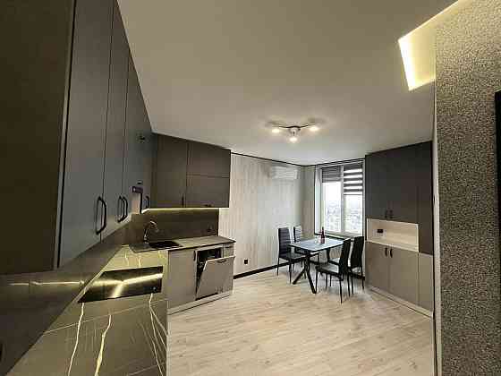 Продаж Квартира 2-кімнатна, 14/14 поверх на вул. Незалежності Zhytomyr