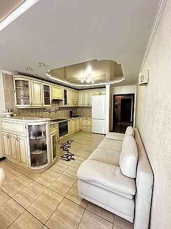 Продаж Квартира 3-кімнатна, 15/20 поверх на Лаврухина Николая вул., д. 8 Київ