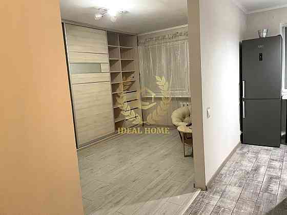 Продаж Квартира 1-кімнатна на Метростроевская ул., 5 Киев