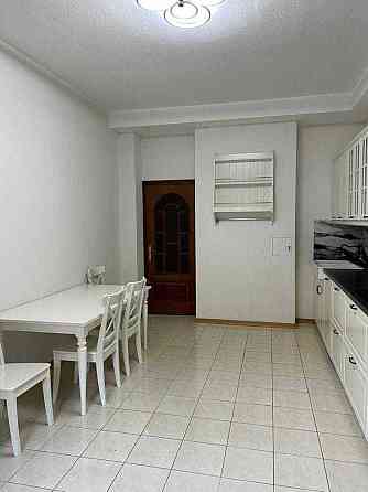 Продаж Квартира 3-кімнатна, 5/9 поверх на Бульварно-Кудрявська вул., д. 36 Київ