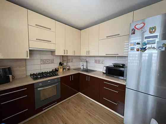 Продаж Квартира 3-кімнатна, 2/5 поверх на Галицька вул., 2а Ивано-Франковск