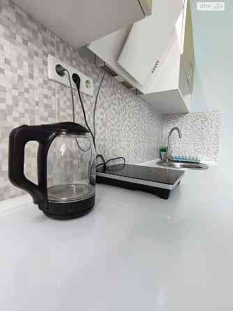 Оренда Квартира 1-кімнатна, 1/3 поверх на пр. Сирецький, 40 Kiev