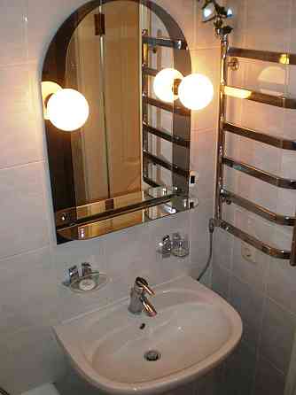 Оренда трикімнатної квартири у Печерському районі, м. Видубичі № 112153 Киев