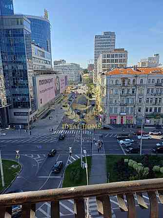 Продаж Квартира 3-кімнатна, 7/8 поверх на Бассейная ул., 17 Kiev