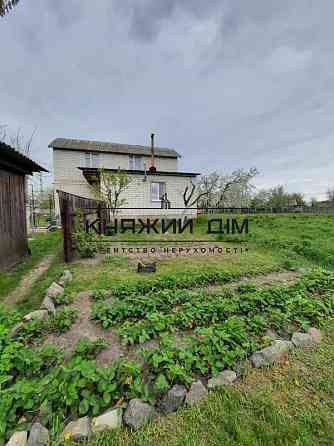 Продам дом в с. Летки Броварского района Общей площадью 142 м2 с участком 29 соток. 