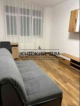 Оренда Квартира 1-кімнатна, 15/17 поверх на Воскресенская ул. Киев