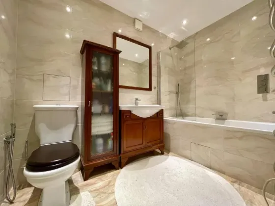 For sale 5-room Apartment 152.8 sq.m Вовчинецька Ivano-Frankivs'k