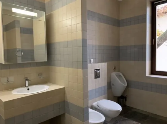 For sale 3-storey House with land 3 ares 220 sq.m 5 rooms at Академика Вавилова Odessa