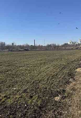 Продаж земельної ділянки 10 соток на фабри Pochayiv