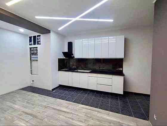 Оренда Квартира 3-кімнатна, 1/2 поверх на ул. Княжий Затон Київ