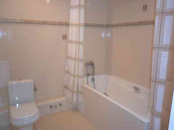 Оренда Квартира 3-кімнатна, 10/18 поверх на Нежинская ул. Kiev