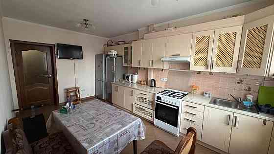 Продаж Квартира 2-кімнатна, 1/7 поверх на Двірська Крихівці