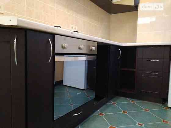 Оренда Квартира 1-кімнатна, 3/5 поверх на Парково-Сирецька, 3а Киев