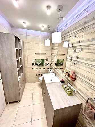 Продаж Квартира 3-кімнатна, 5/7 поверх на Кисловодская ул. Киев