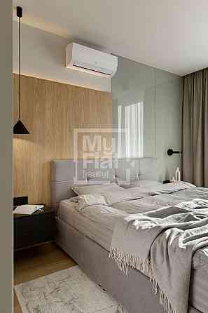 Продаж Квартира 2-кімнатна, 6/7 поверх на вул. Салютна Киев