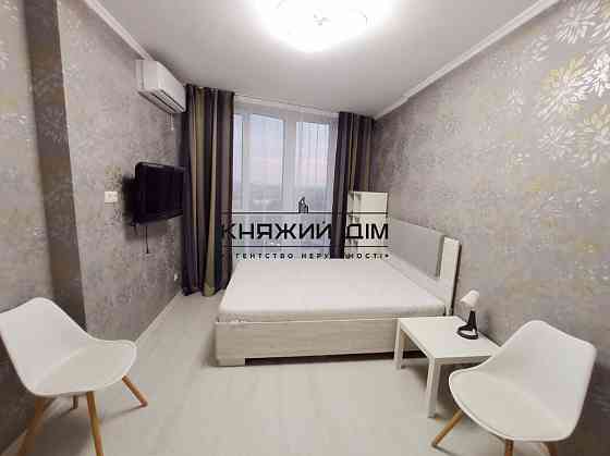 Оренда Квартира 1-кімнатна, 14/27 поверх на Светлая ул. Киев