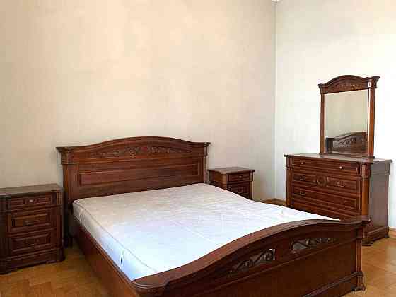 Продаж Квартира 3-кімнатна, 2/5 поверх на Саксаганського вул., д. 29 Київ