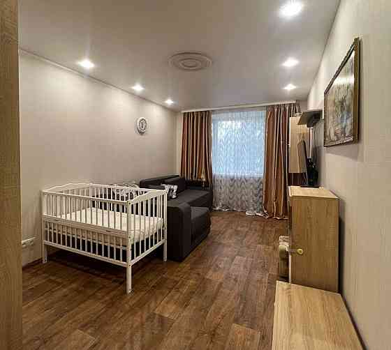 Продаж Квартира 2-кімнатна, 2/5 поверх на Автостроя ул., 8 Днепр