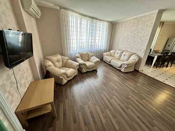 Продаж Квартира 3-кімнатна, 18/23 поверх на Днепровская наб. вул., д. 19В Київ