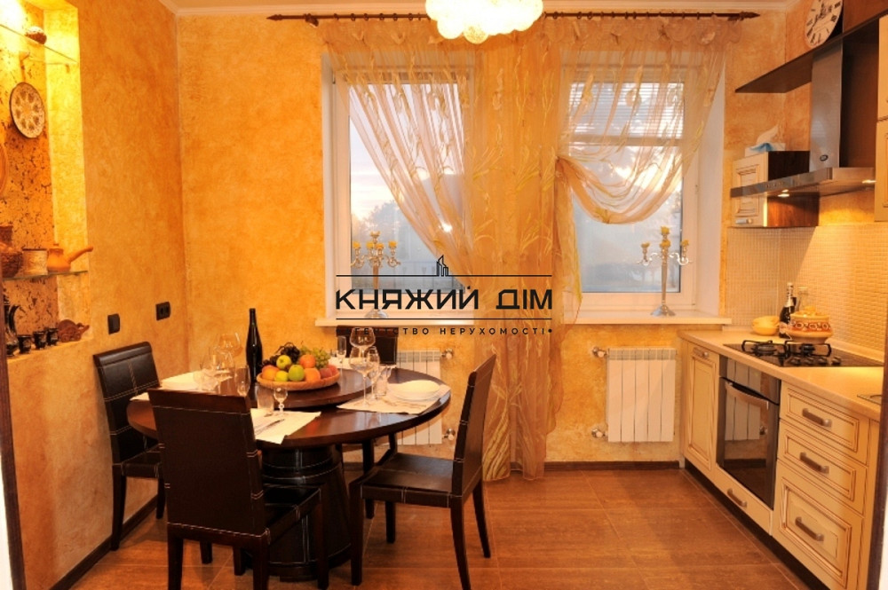 ЕСТЬ ГЕНЕРАТОР!!! Шикарный Дом в с. Святопетровское. Код объекта № 135640  - фото 2