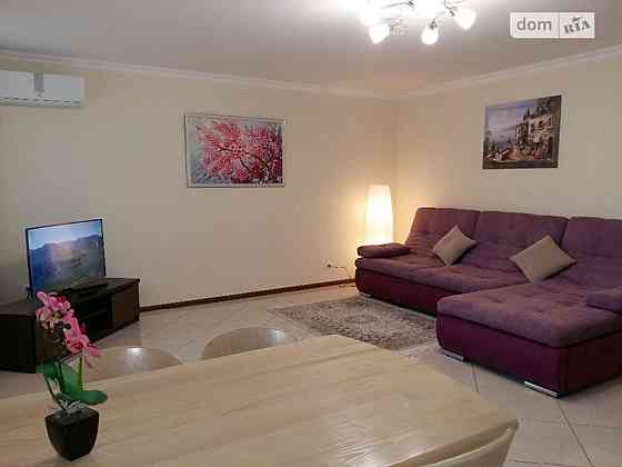 Оренда Квартира 3-кімнатна, 3/7 поверх на ул. Туровская Киев