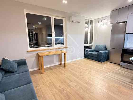 Оренда Квартира 1-кімнатна, 4/4 поверх на Практична вул., 2 Киев