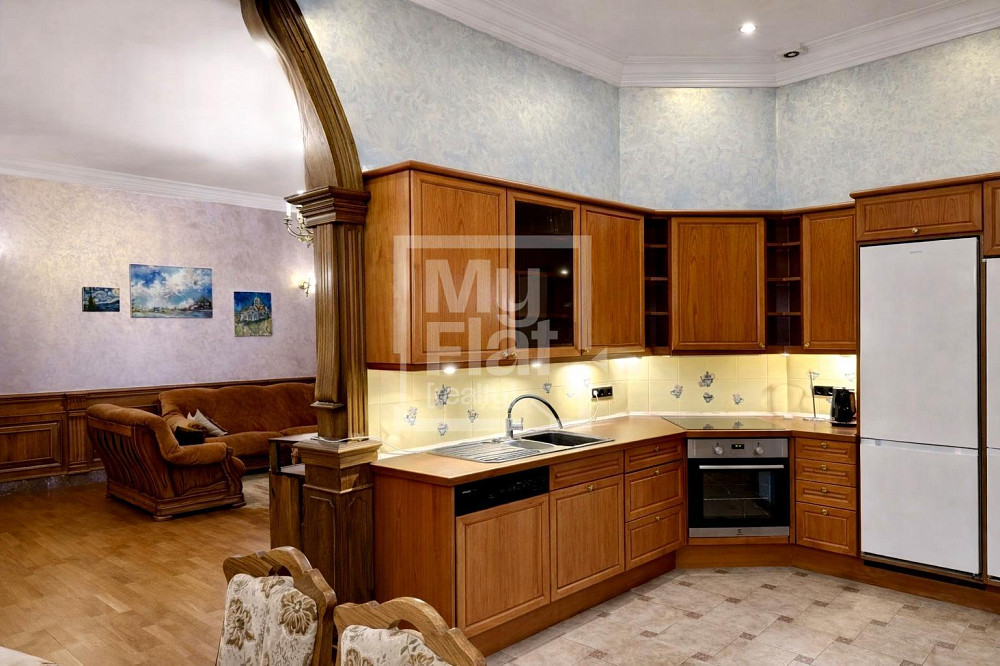 Продаж Квартира 6-кімнатна, 6/7 поверх на вул. Хмельницкого Богдана Kiev - photo 5