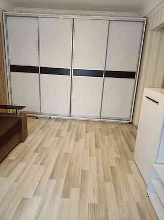 Оренда Квартира 2-кімнатна, 3/5 поверх на вул. Васильківська, 43/3 Kiev