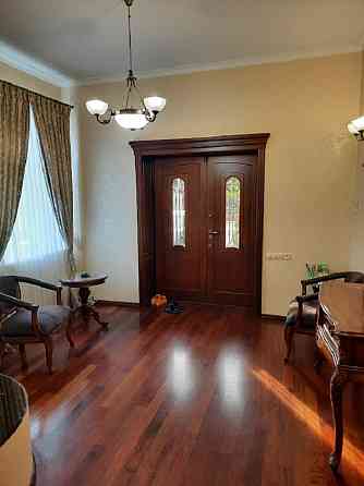 Красивый хозяйский дом на большом участке, 10 ст. Большого Фонтана! Одеса