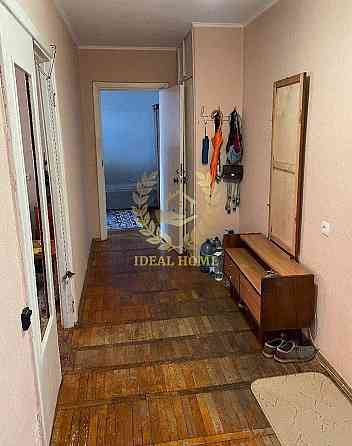 Продам 2-кімнатну квартиру на Вітряних горах Київ