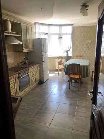 Оренда Квартира 3-кімнатна, 16/17 поверх на ул. Митрополита Василия Липковского Киев