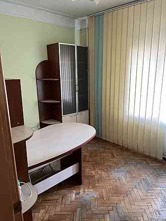 Оренда Квартира 4-кімнатна, 2/5 поверх на Лесі Українки, 15 Київ