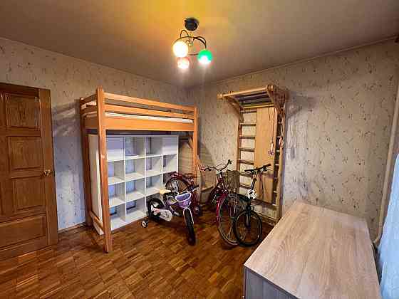 Продаж Квартира 4-кімнатна, 8/18 поверх на Закревського Миколи вул., д. 5А Kiev