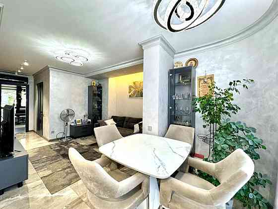 Продаж Квартира 2-кімнатна, 3/4 поверх на Азарова Вице-Адмирала ул., 6 Odessa