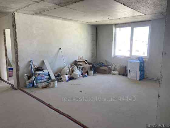 Продаж Квартира 3-кімнатна, 10/10 поверх на вул. Глинянський Тракт Львів