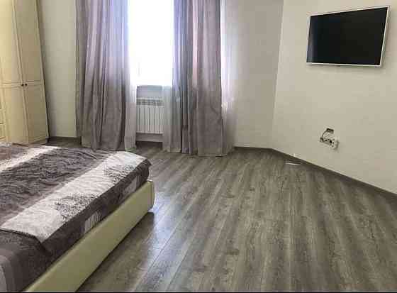 Оренда Квартира 3-кімнатна, 25/25 поверх на ул. Степана Руданского Киев