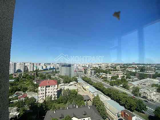 Продаж Квартира 4-кімнатна, 14/16 поверх на вул. Молочна Харків