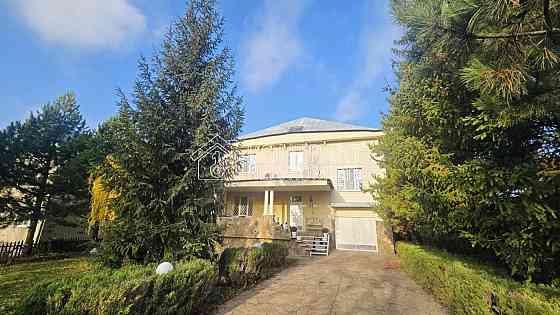 Продаж Будинок 7-кімнатний на вул. Зелена 