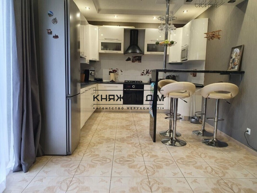 БЕЗ КОМИССИИ!!! Продажа отличного 3-х уровневого таунхауса в с. Новое. № 2211350 Нове - фото 10