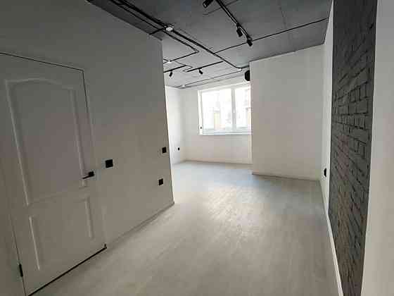 Продаж Квартира 1-кімнатна, 1/4 поверх на Дергуса, 42 Киев