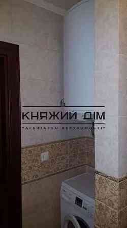 Продаж 4-х кімнатної квартири на вулиці Чавдар. Код об'єкту:21142102 Київ