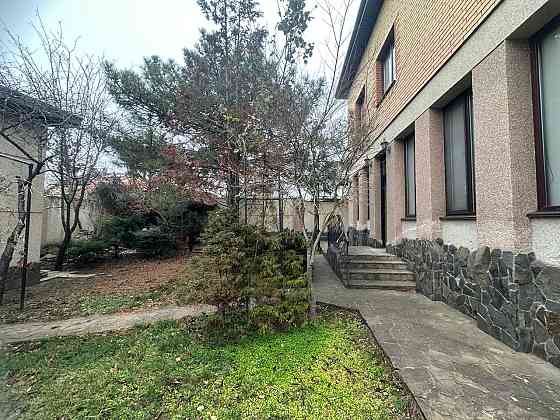 Продам дом два этажа  293 кв.м 5,5 соток Капитана Кузнецова Одеса