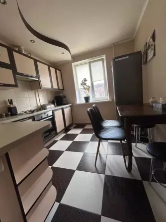 Продаж Квартира 2-кімнатна, 8/10 поверх на Шатила Кропивницький