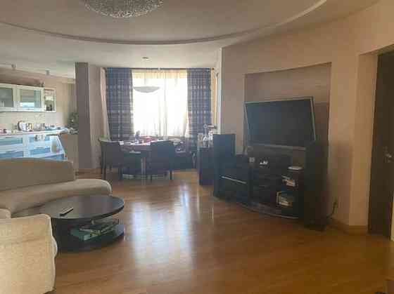 Оренда Квартира 3-кімнатна, 17/20 поверх на ул. Митрополита Андрея Шептицкого, 10 Київ